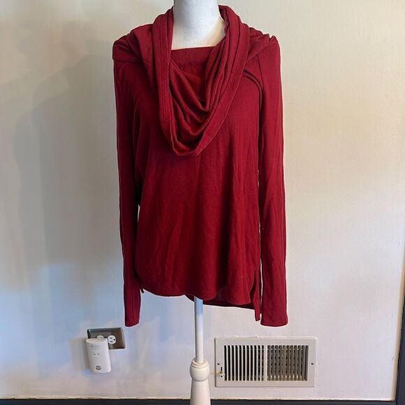 Medium red gibsonlook sweater - Picture 1 of 4
